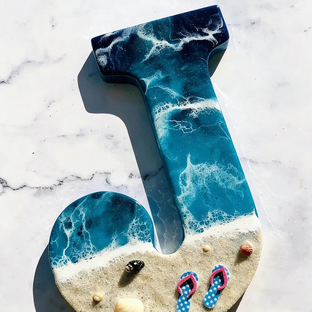 Personalized Ocean Resin Letter Decor Handmade Sea Turtle Starfish Shell Initial Wall Art For Coastal Home Decor Beach Themed Gifts