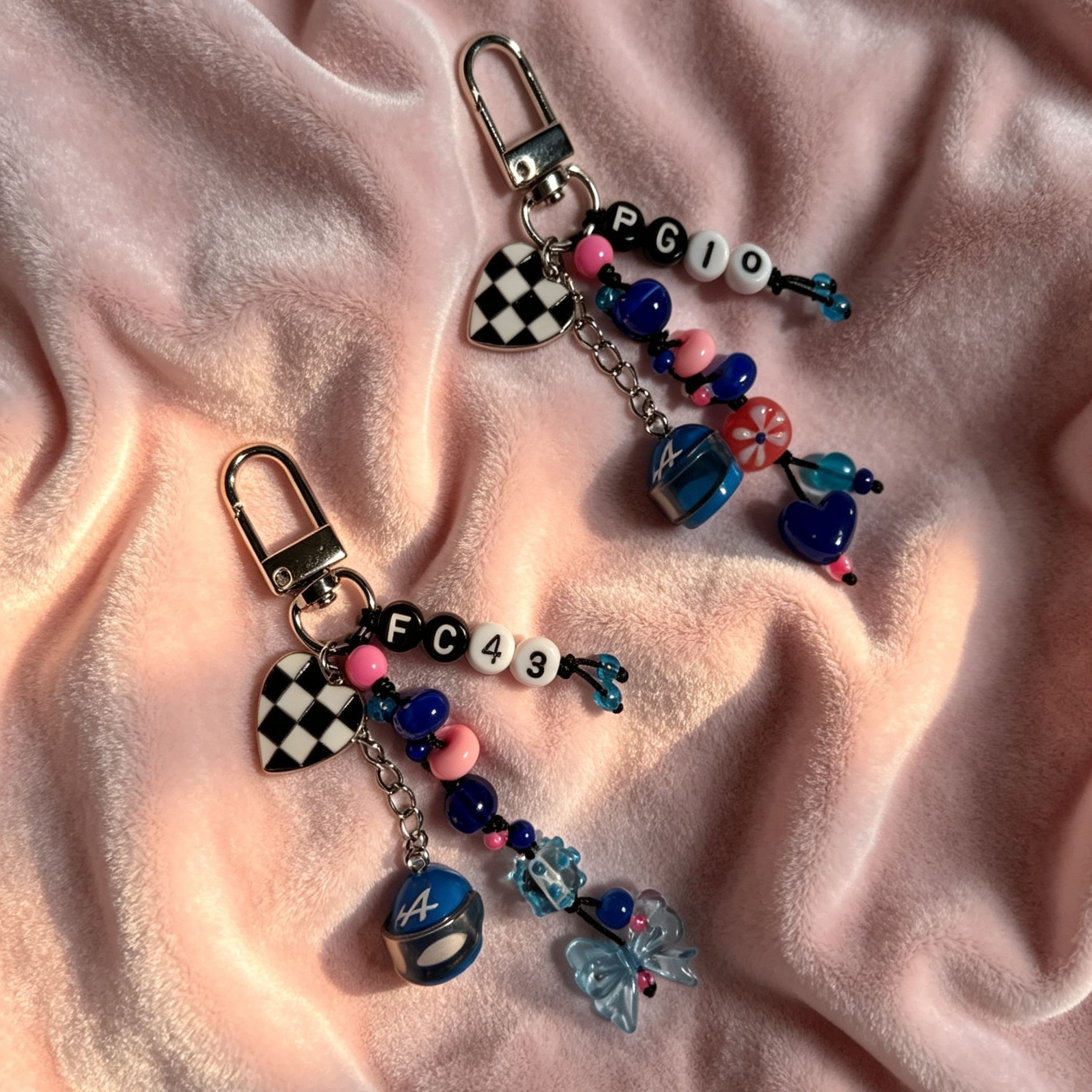 [Copy]Personalized Pink Keychain with Cute Charms Giving a Heart-Shaped Oil Drop Keychain Perfect As a Mini Decorative Accessory Or Gift for Cosmetics