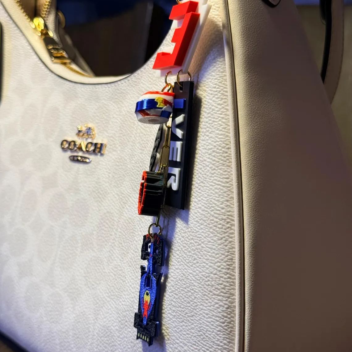 [Copy]Motorsport Driver Bag Charm, Piastri Racing Helmet Race Car Checkered Flag Keychain Pendant
