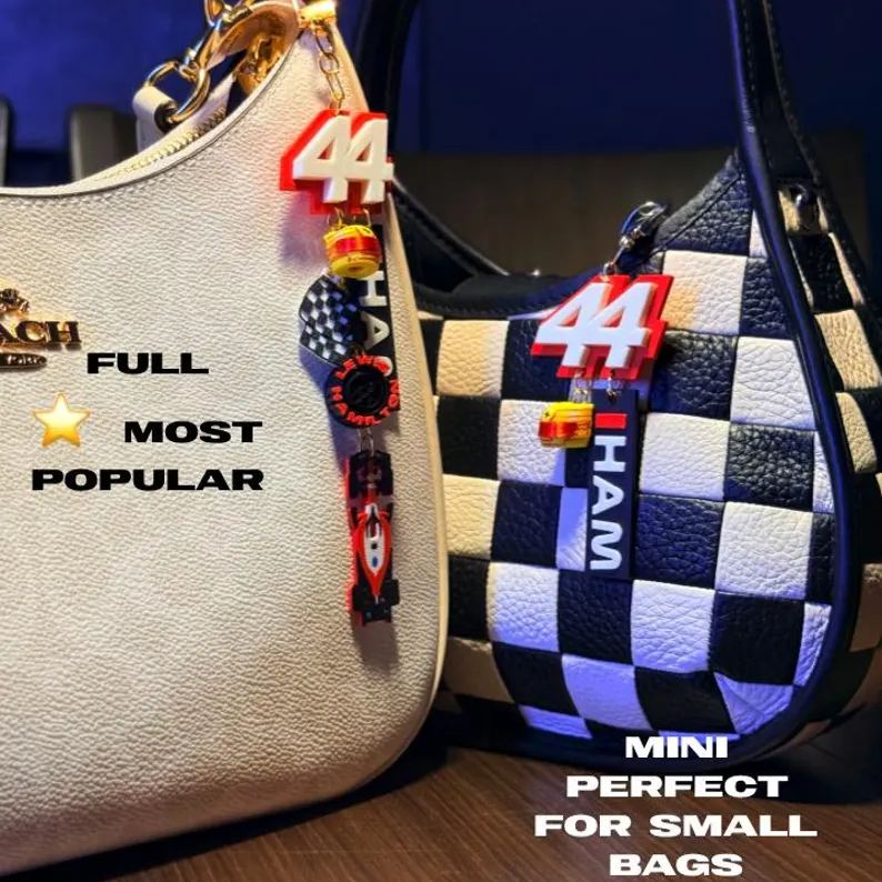 [Copy]Motorsport Driver Bag Charm, Russell Racing Helmet Race Car Checkered Flag Keychain Pendant