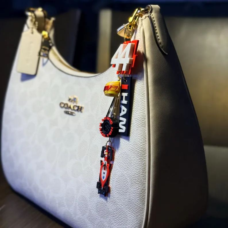 [Copy]Motorsport Driver Bag Charm, Russell Racing Helmet Race Car Checkered Flag Keychain Pendant