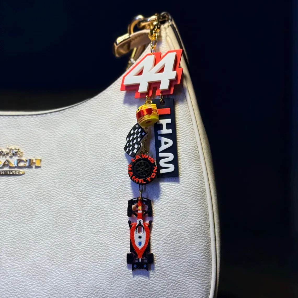 [Copy]Motorsport Driver Bag Charm, Russell Racing Helmet Race Car Checkered Flag Keychain Pendant