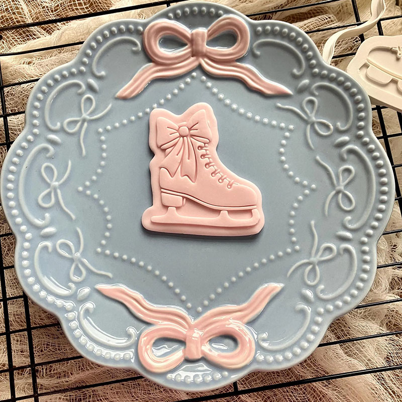 Personalized Ice Skate Cookie Cutter Fondant Embosser Winter Baking Set with Bow Detail for Holiday Party for Family for Ice Skating Enthusiasts