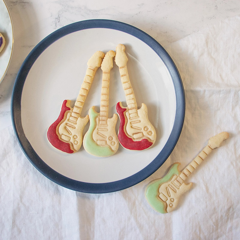 Personalized Guitar Cookie Cutter Bake Musical Stringed Instrument Biscuits for Guitarists and Music Lovers