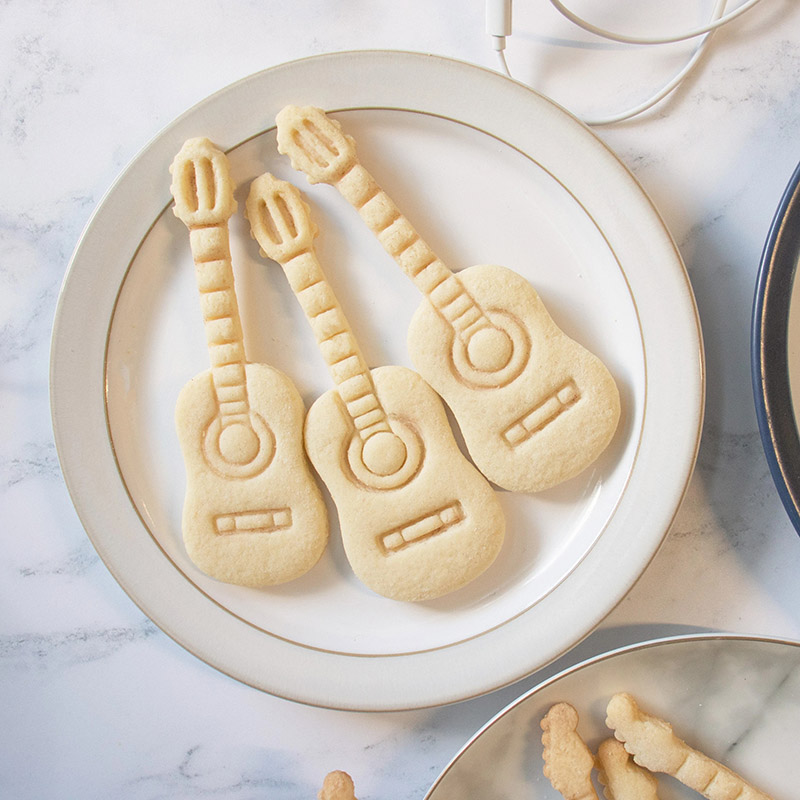 Personalized Guitar Cookie Cutter Bake Musical Stringed Instrument Biscuits for Guitarists and Music Lovers