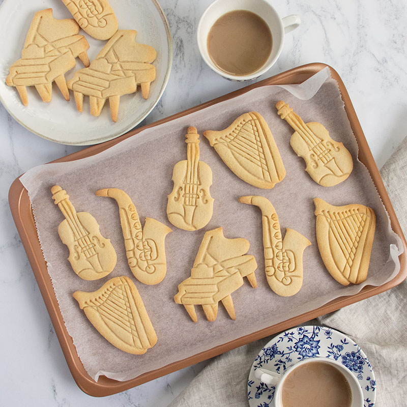 Personalized Harp Shaped Cookie Cutters for Musicians Orchestras Classical Music Enthusiasts for Birthday Holiday Party