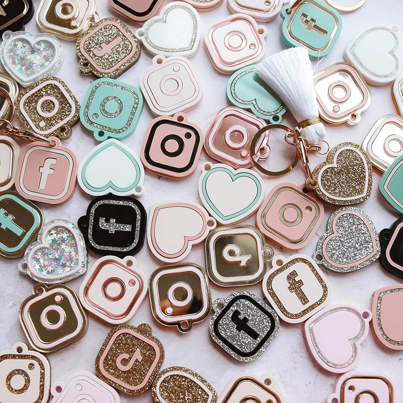 Personalized Instagram Smart NFC Keychain for Social Media | Tap and Follow | Digital Business Card | Payment Link | Cash App | Facebook | Tiktok | Link tree