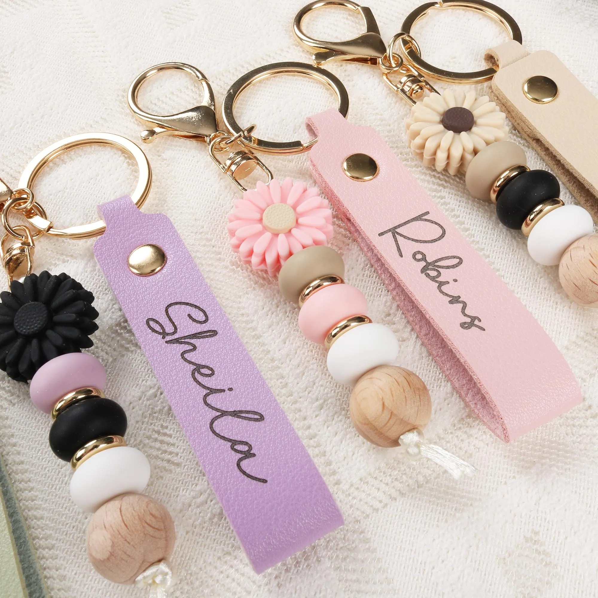 Personalized Daisy Keychain for Kids Custom Name Colorful Silicone Beads and Faux Leather Strap Daisy Beaded Keyring Flower Girl Gift