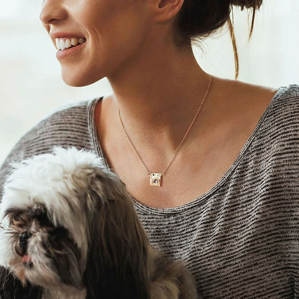 Personalized Mini Pull-Out Camera Locket Necklace with Photo Anniversary Birthday Gift for Photography Lovers Friends Lovers