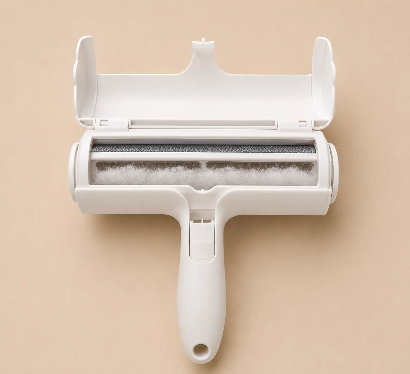 CleanRoll built-in pet hair collection chamber
