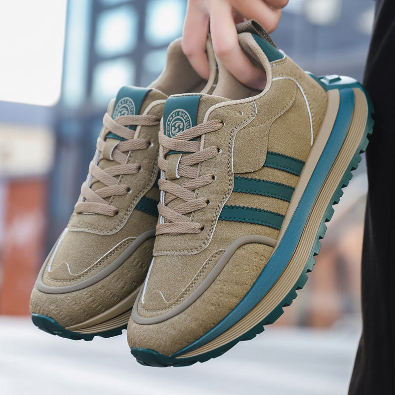 Men's casual sports shoes