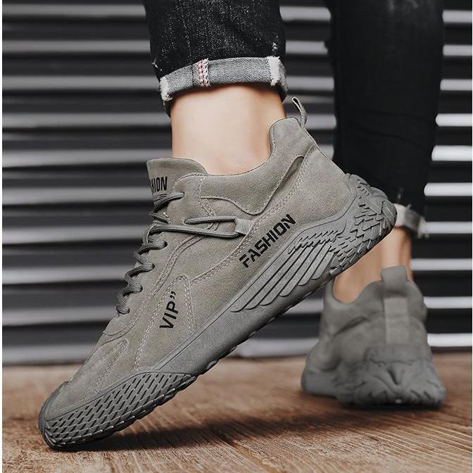 Men's casual sports shoes