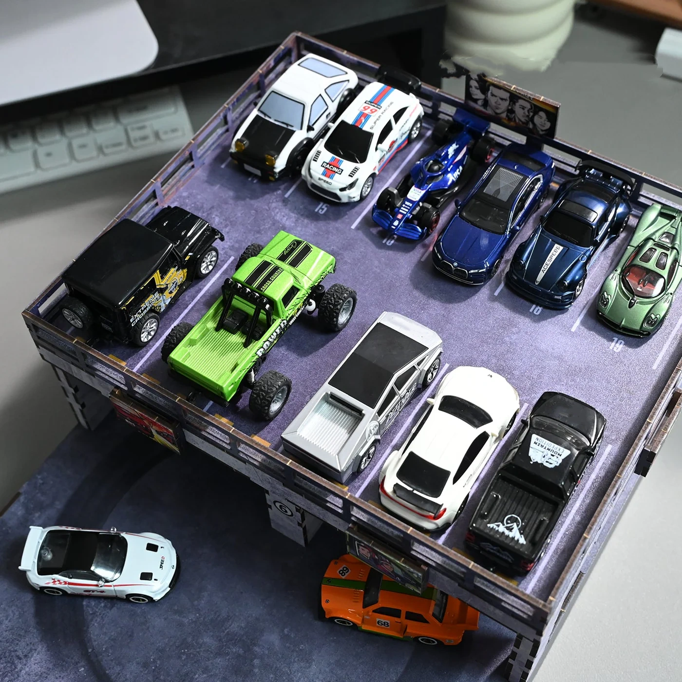 Magnetic Drift Diorama – 1/64 Scale Parking Lot with Hidden Drift Action