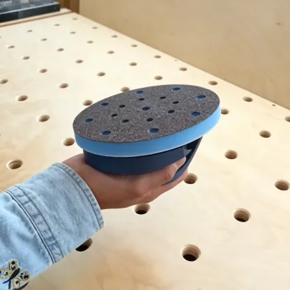 Palm-fitting sanding block
