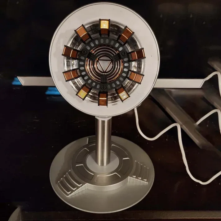 Arc Reactor Lamp — Rechargeable Superhero Desk Lamp — Colorful & Cute Desktop Decor