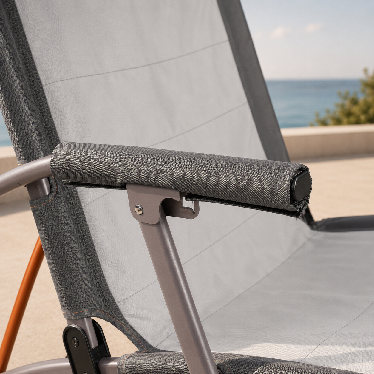 VoyagerCool Portable Cooling Chair