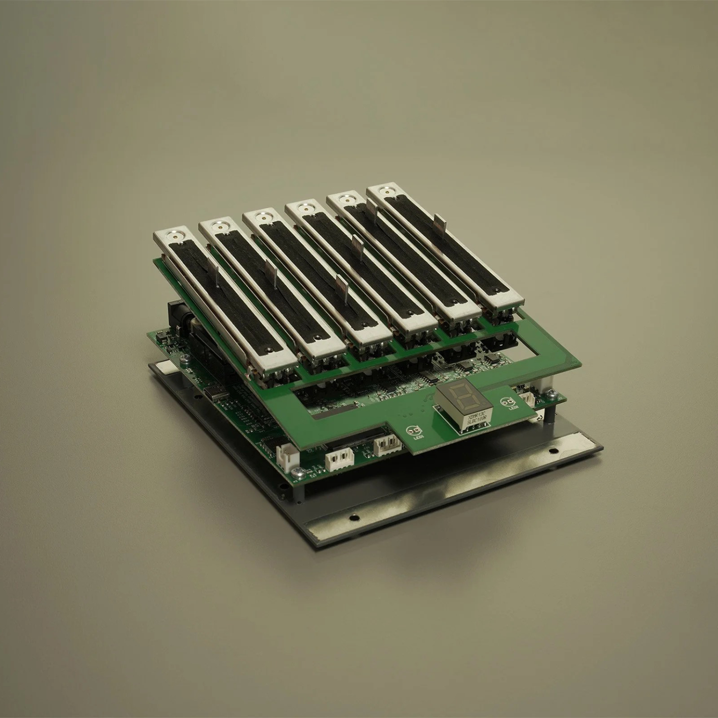 Vintage-Style Digital Delay Effect Unit with Advanced Spatial Processing