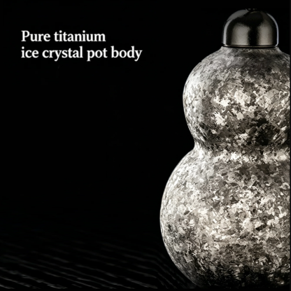 Titanium alloy gourd-shaped thermos bottle(Random color)