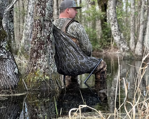 Low-Profile 180° Pivot Hunting Seat