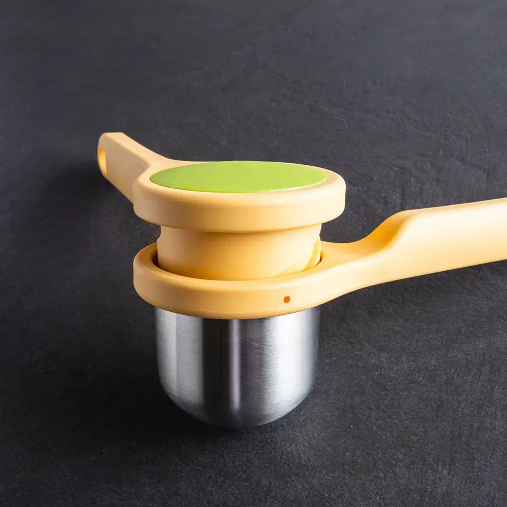 Citrus Juicer Ergonomic Twist-Action Hand Press Stainless Steel, Yellow