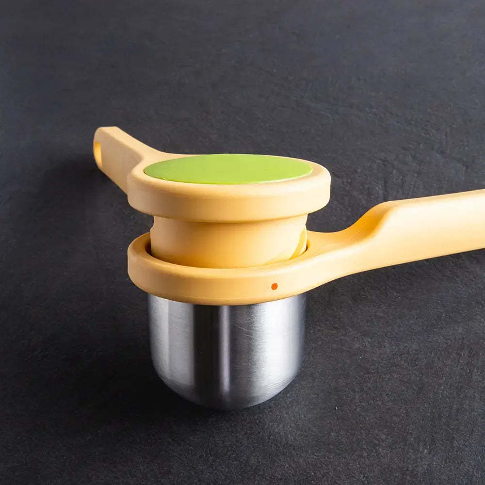 Citrus Juicer Ergonomic Twist-Action Hand Press Stainless Steel, Yellow