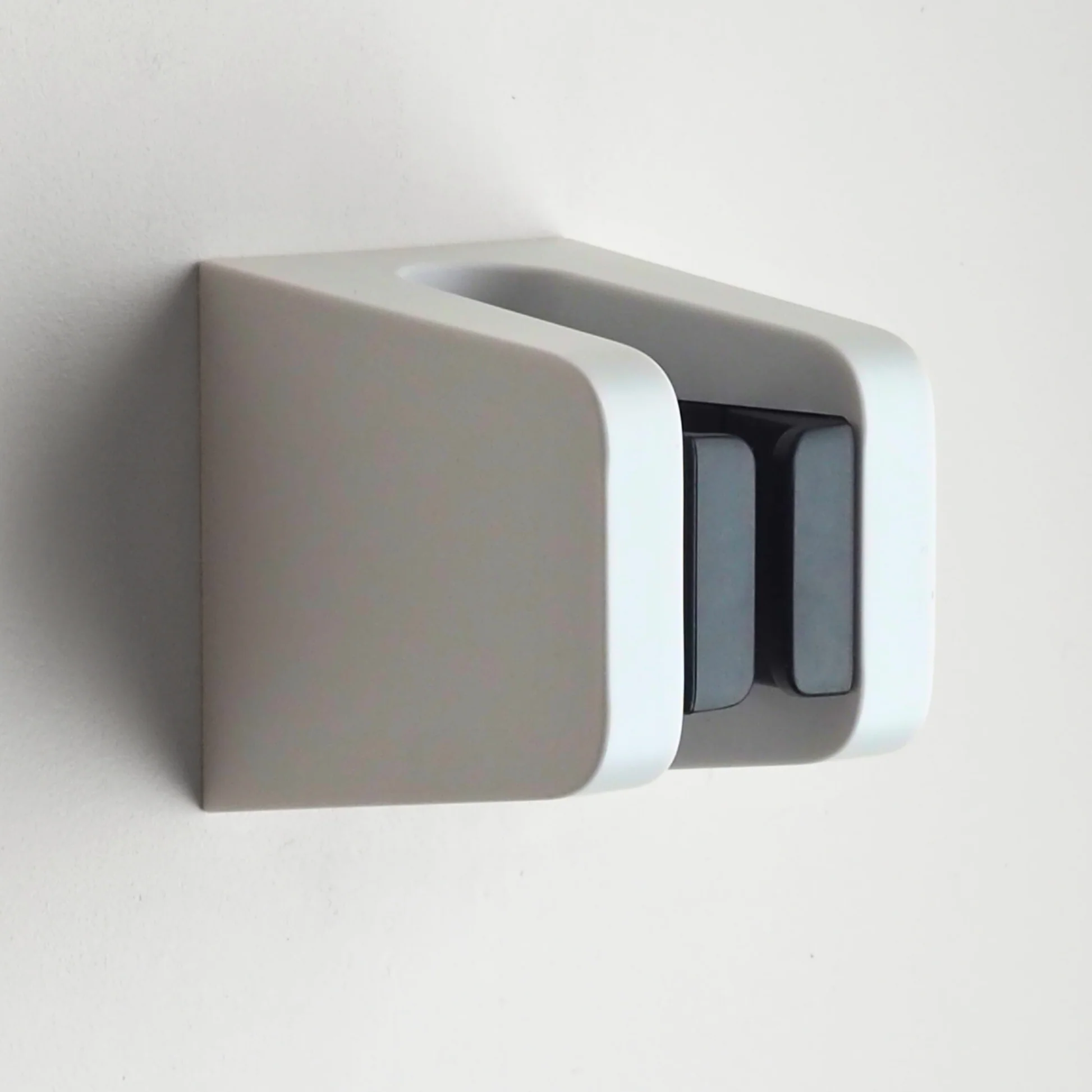 Wall-mounted bike rack