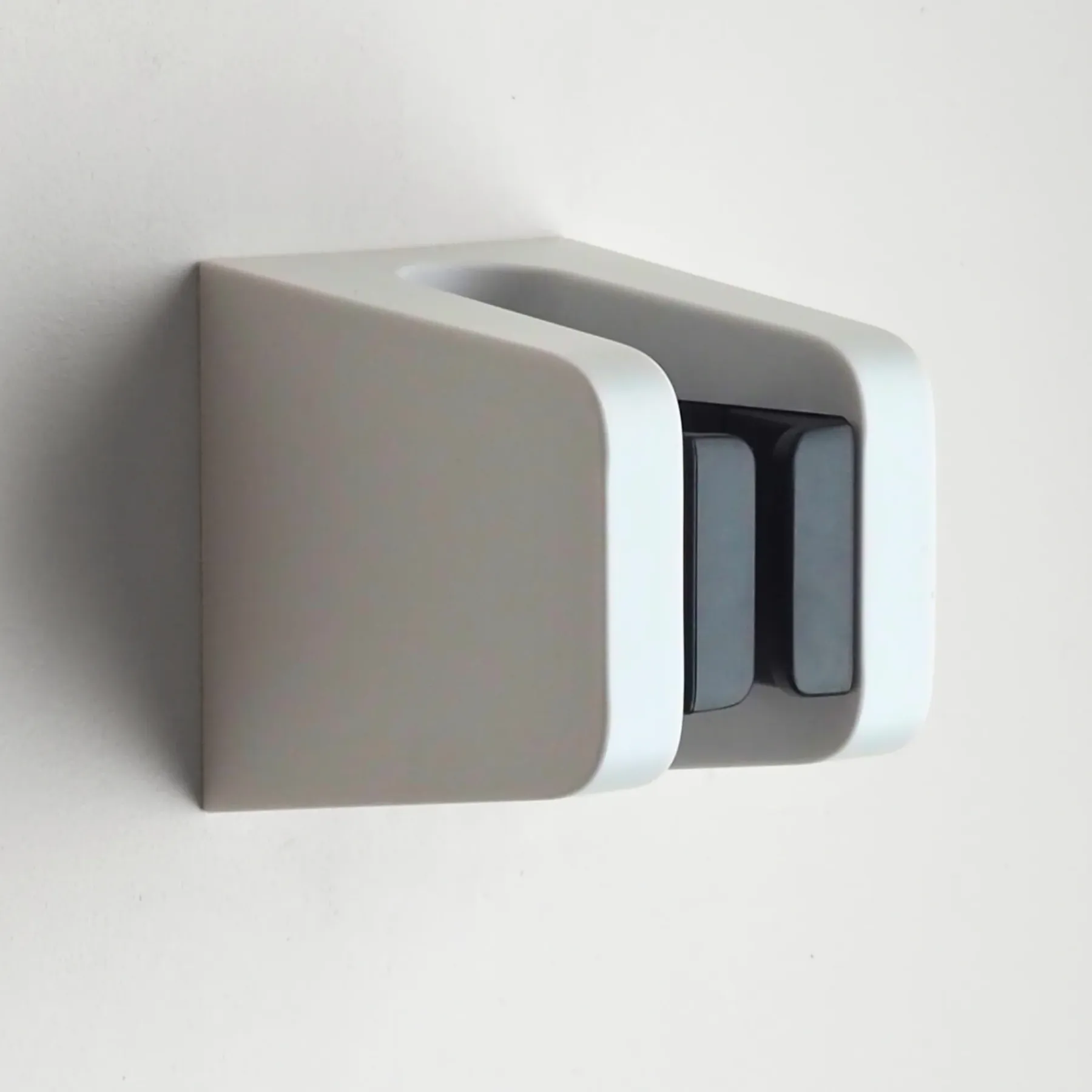 Wall-mounted bike rack