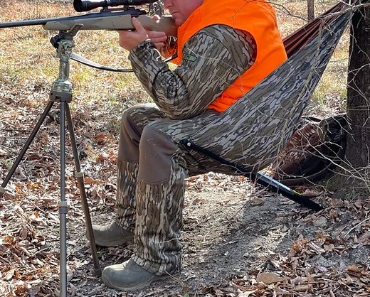 Low-Profile 180° Pivot Hunting Seat