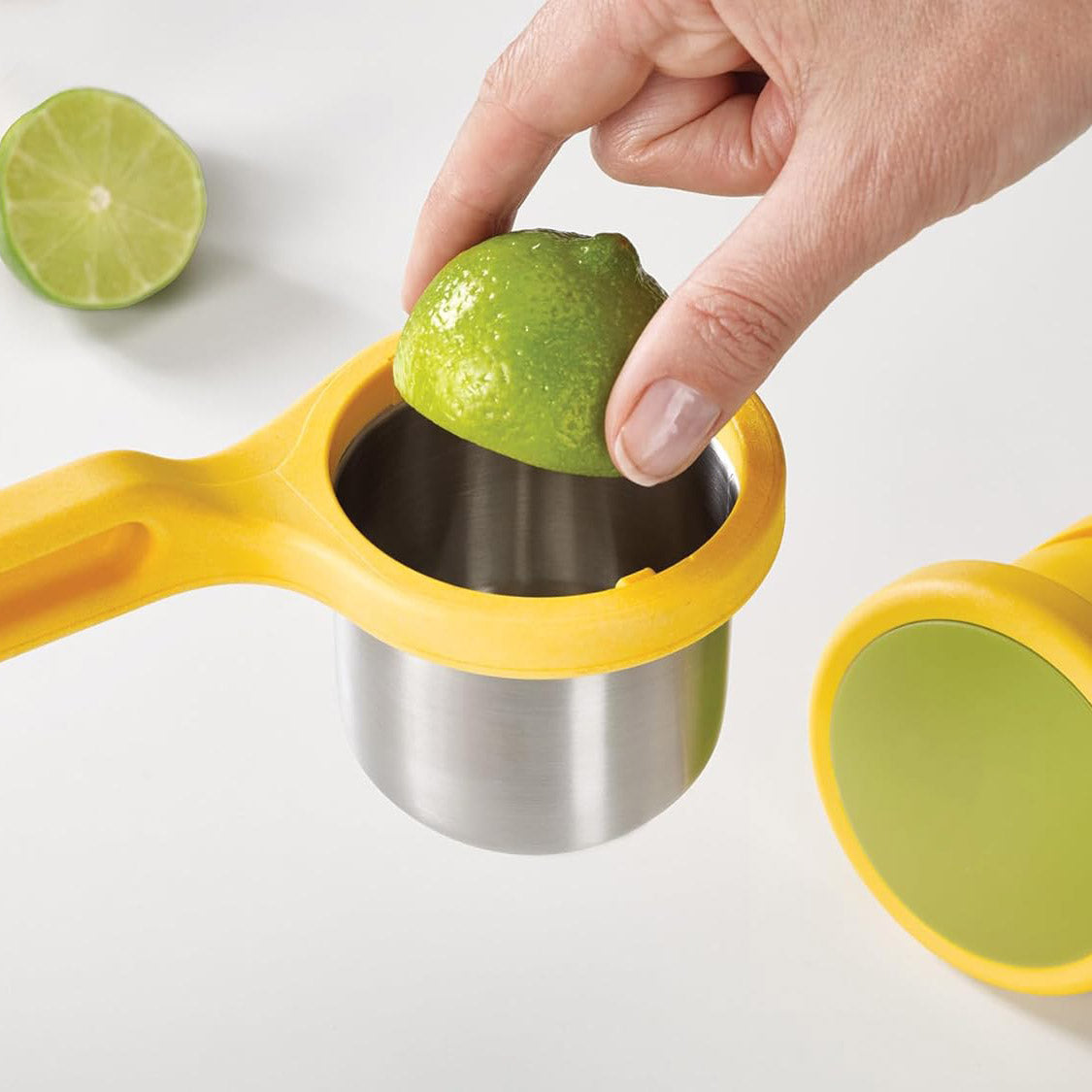 Citrus Juicer Ergonomic Twist-Action Hand Press Stainless Steel, Yellow