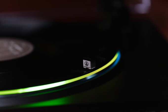 Newly launched fully automatic ultra-slim record player