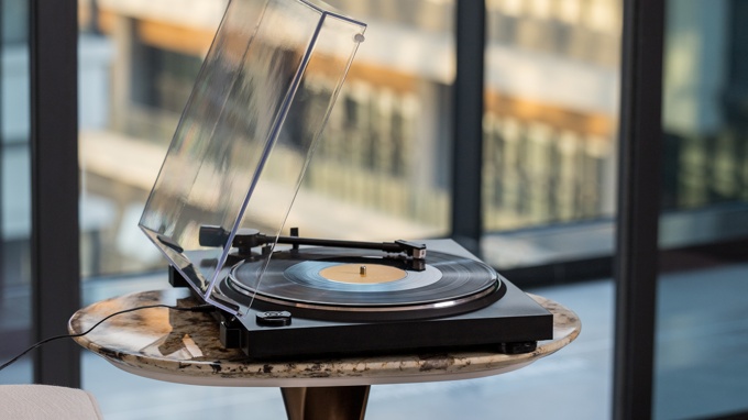 Newly launched fully automatic ultra-slim record player