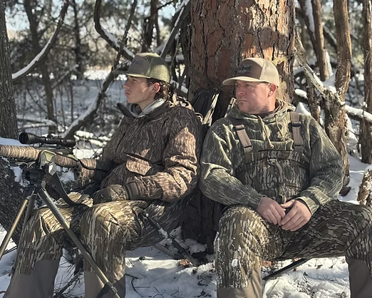 Low-Profile 180° Pivot Hunting Seat