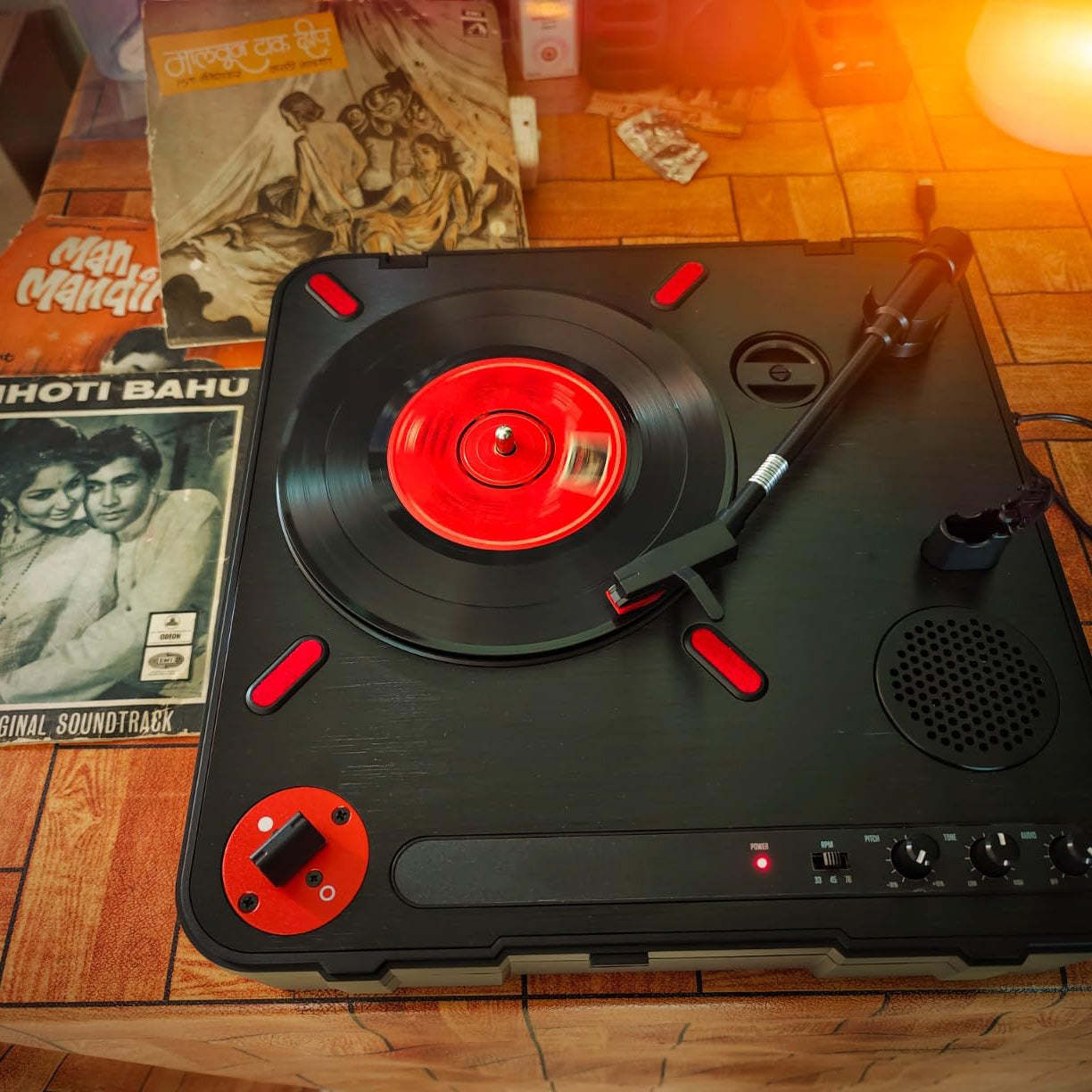 Portable Turntable – AC/Battery Powered Scratch Controller for Anywhere Use