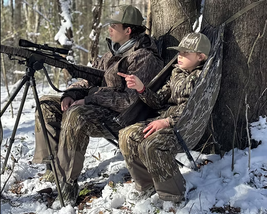 Low-Profile 180° Pivot Hunting Seat