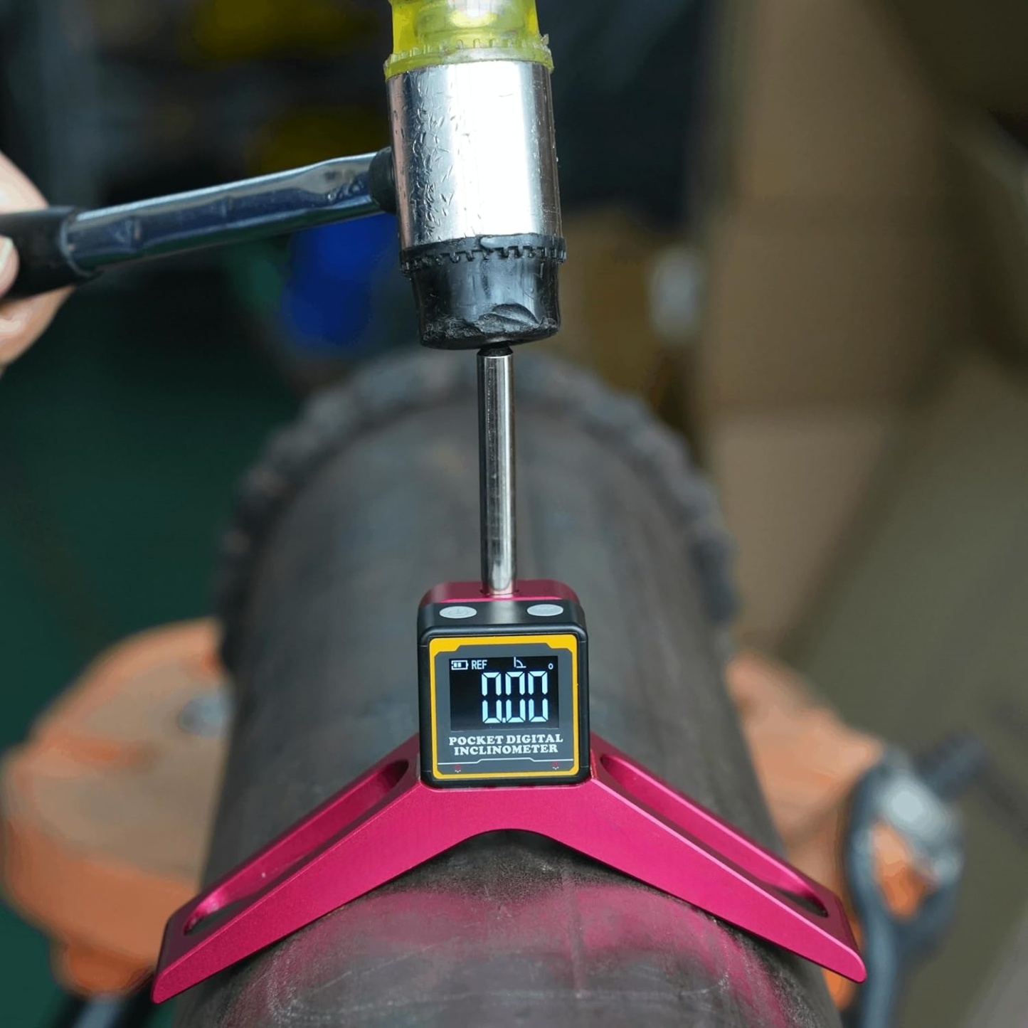 High-precision digital angle measurement