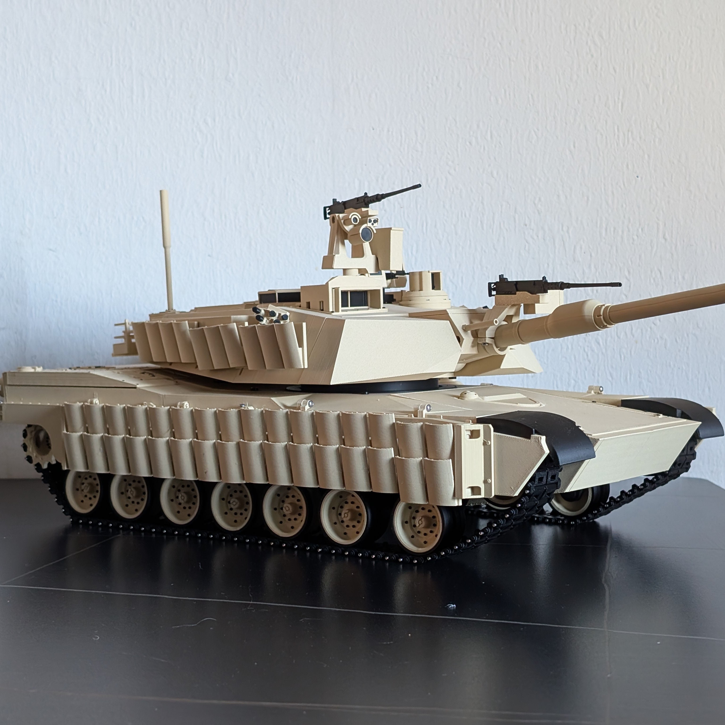 M1A2 Abrams 1:16 RC Tank