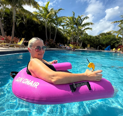 Sunbathing chair - perfectly floating on the water