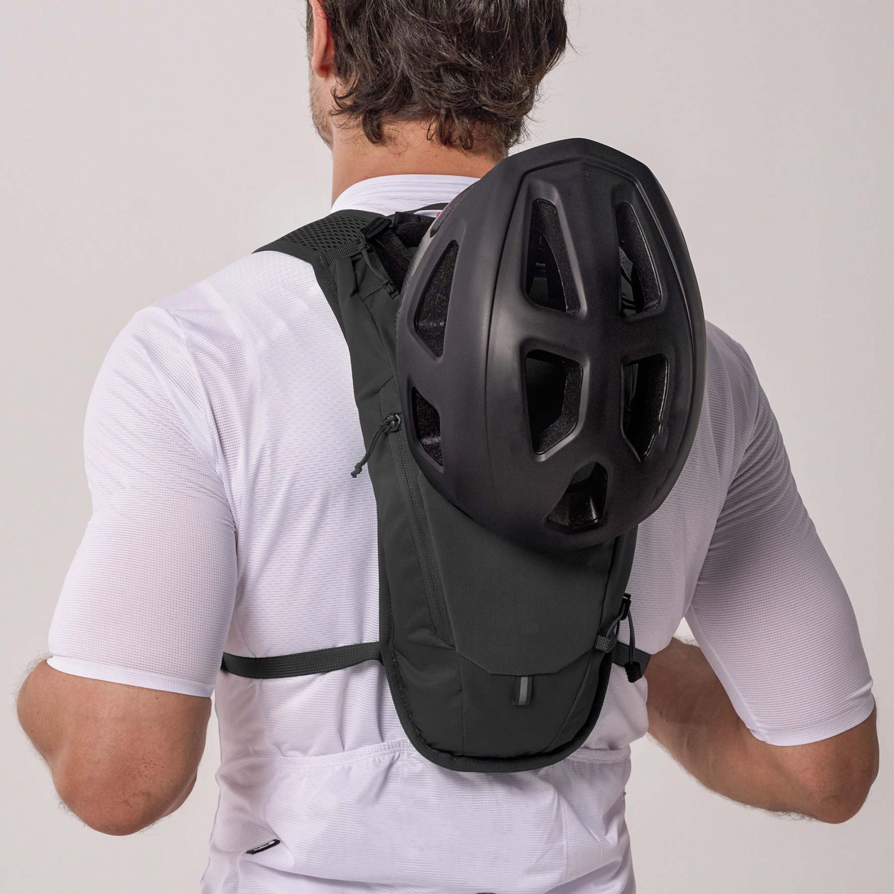 Hydration Vest Backpack – Lightweight Running Hydration Pack with Water Bladder