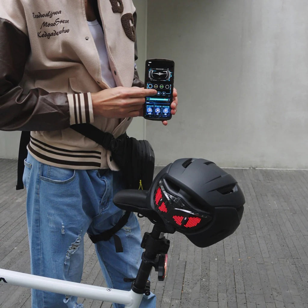 Smart LED helmet display