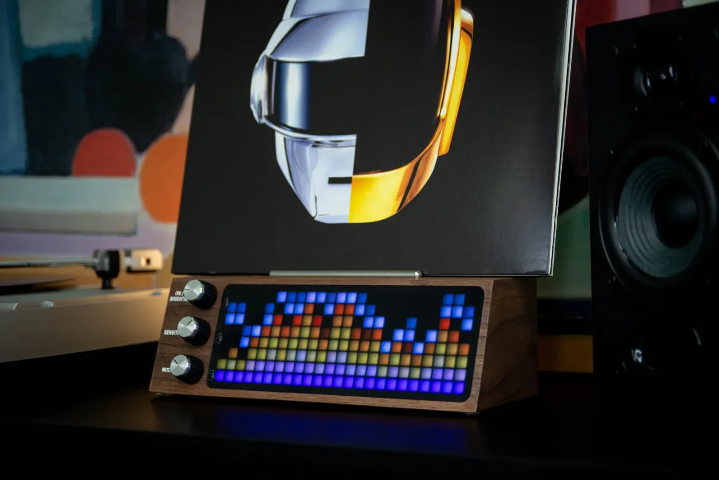 Smart vinyl record rack