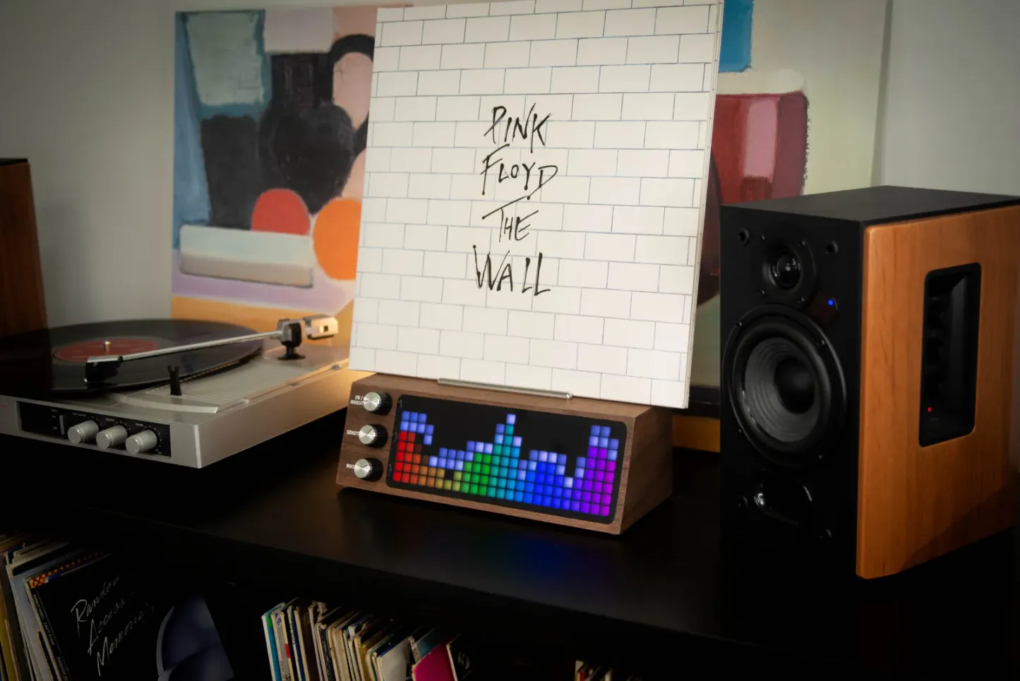 Smart vinyl record rack