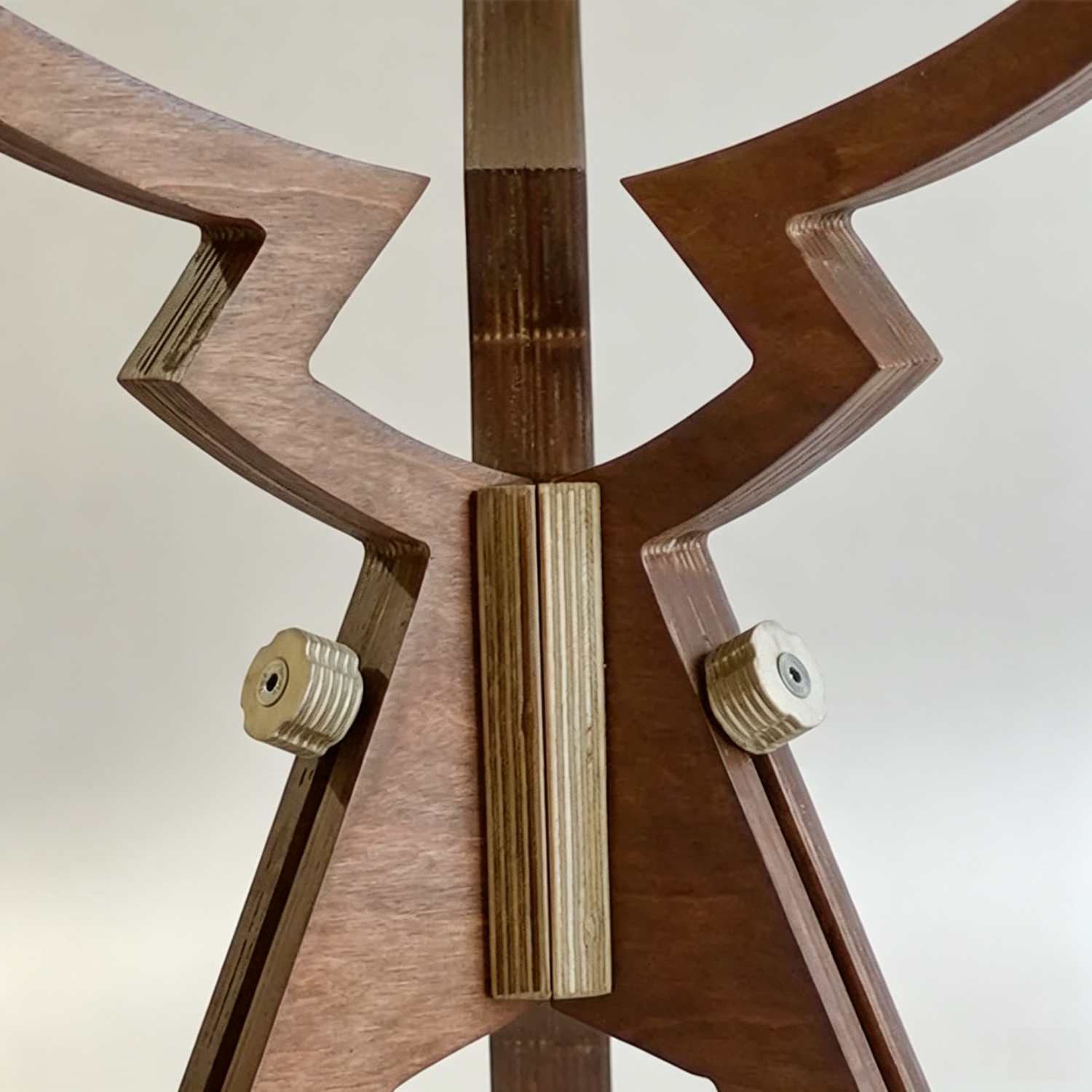 Height-Adjustable Handpan Stand – Wooden Tripod
