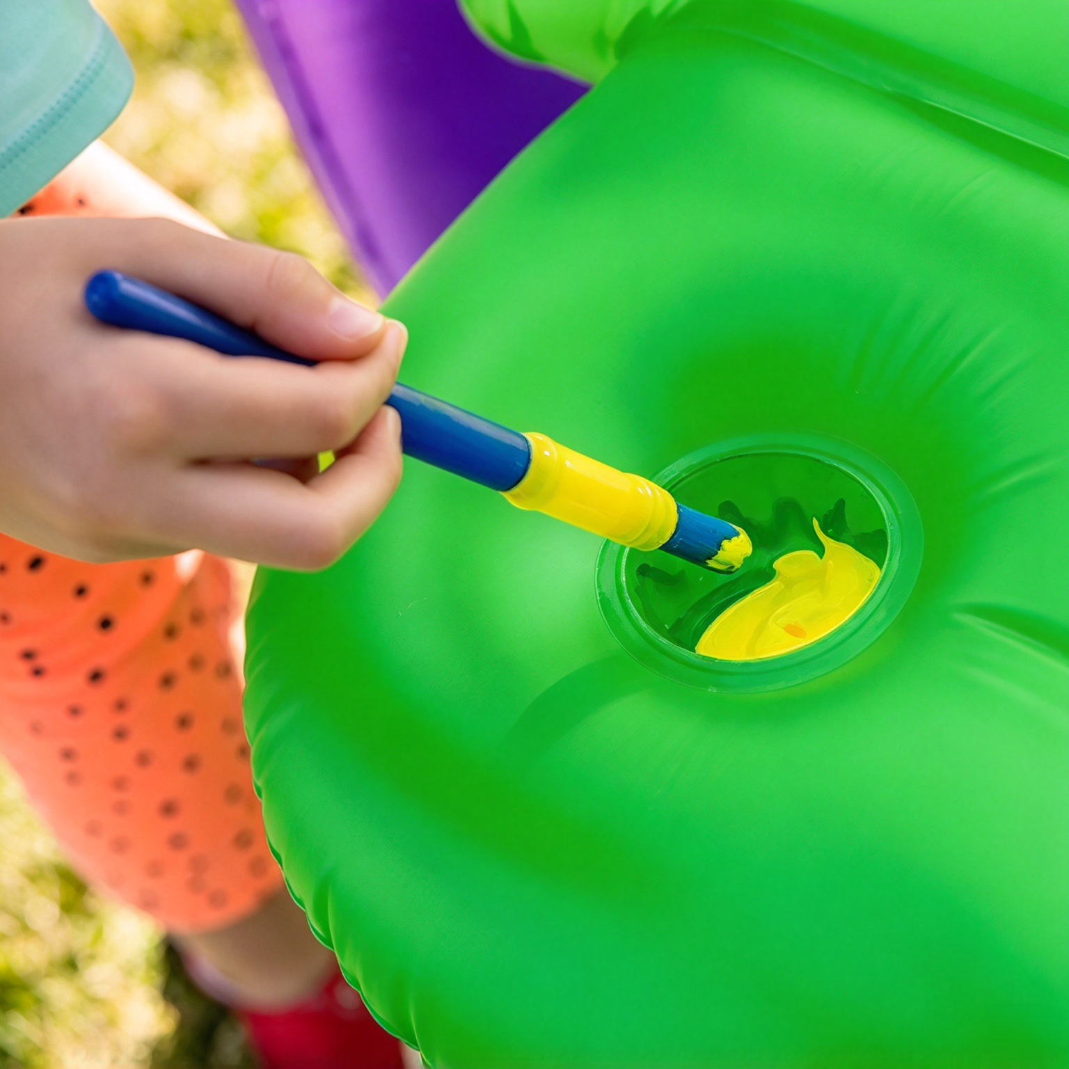 Giant Inflatable Art Easel – Indoor & Outdoor Creative Play