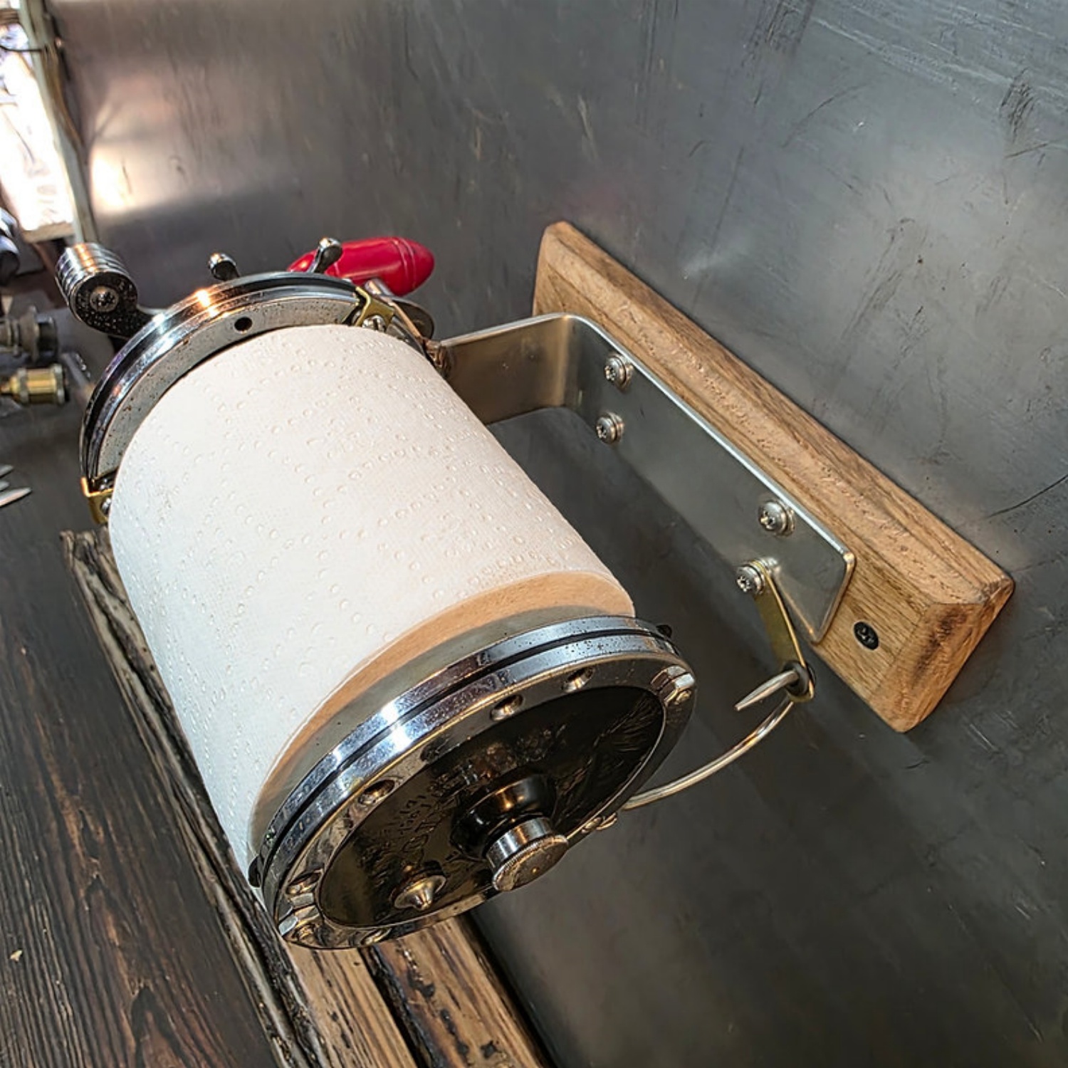 Fishing Reel Toilet Paper Holder – Wall Mounted