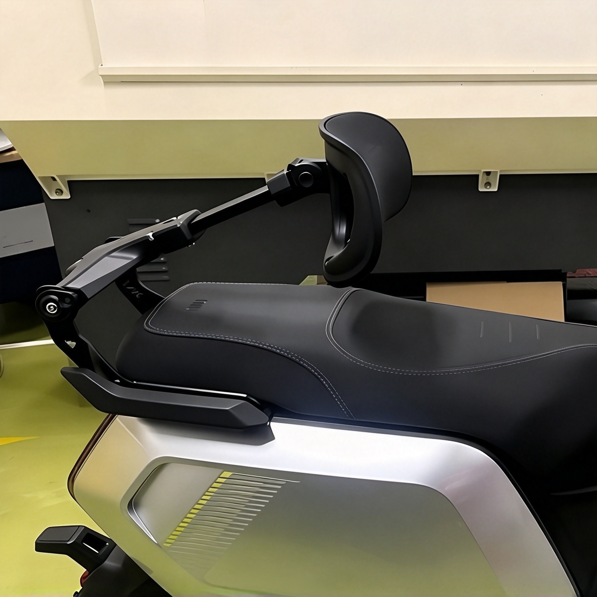 Foldable Adjustable Scooter Backrest – Ergonomic Lumbar Support, Aluminum Alloy Frame 