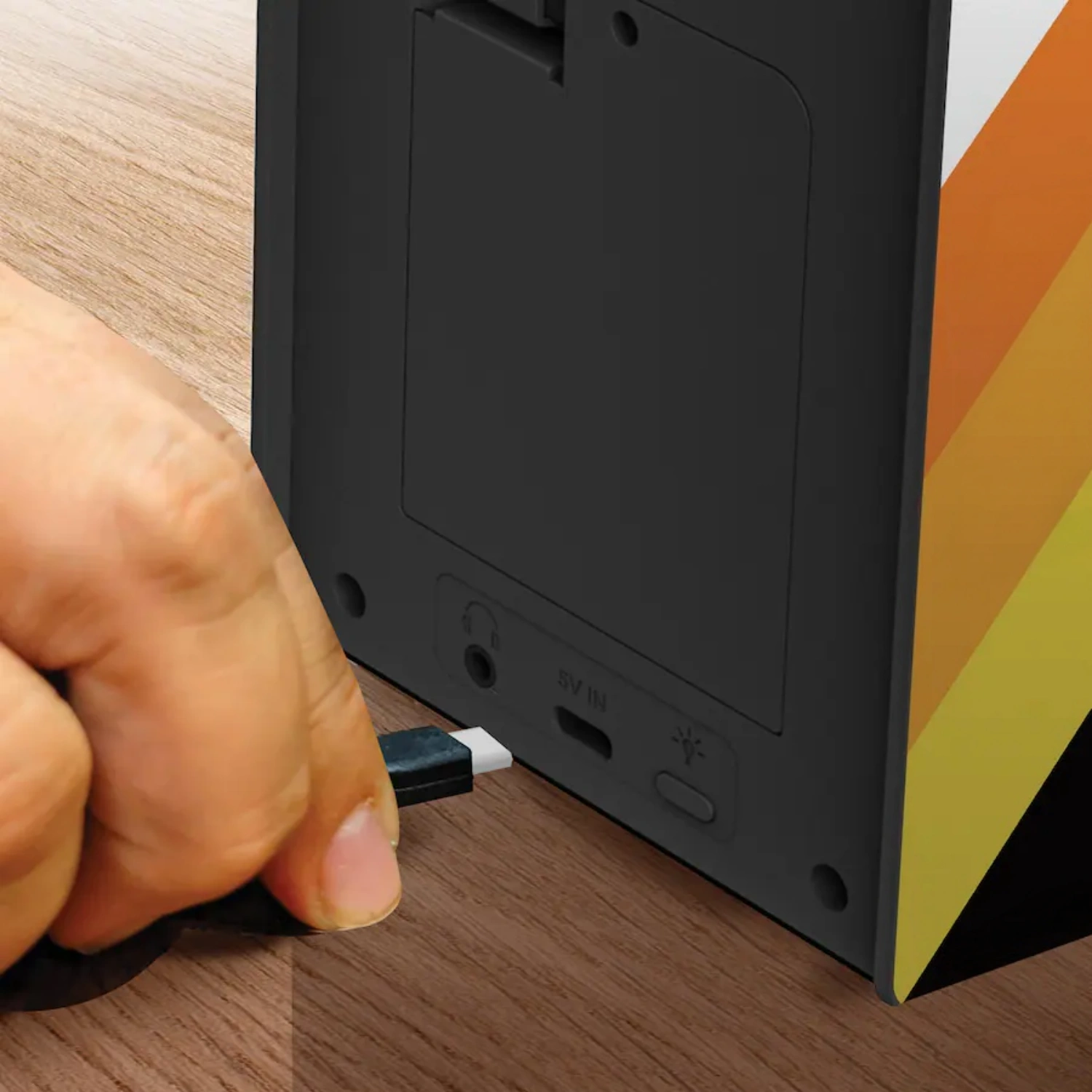 Portable Retro Arcade – 100 Built-In Games