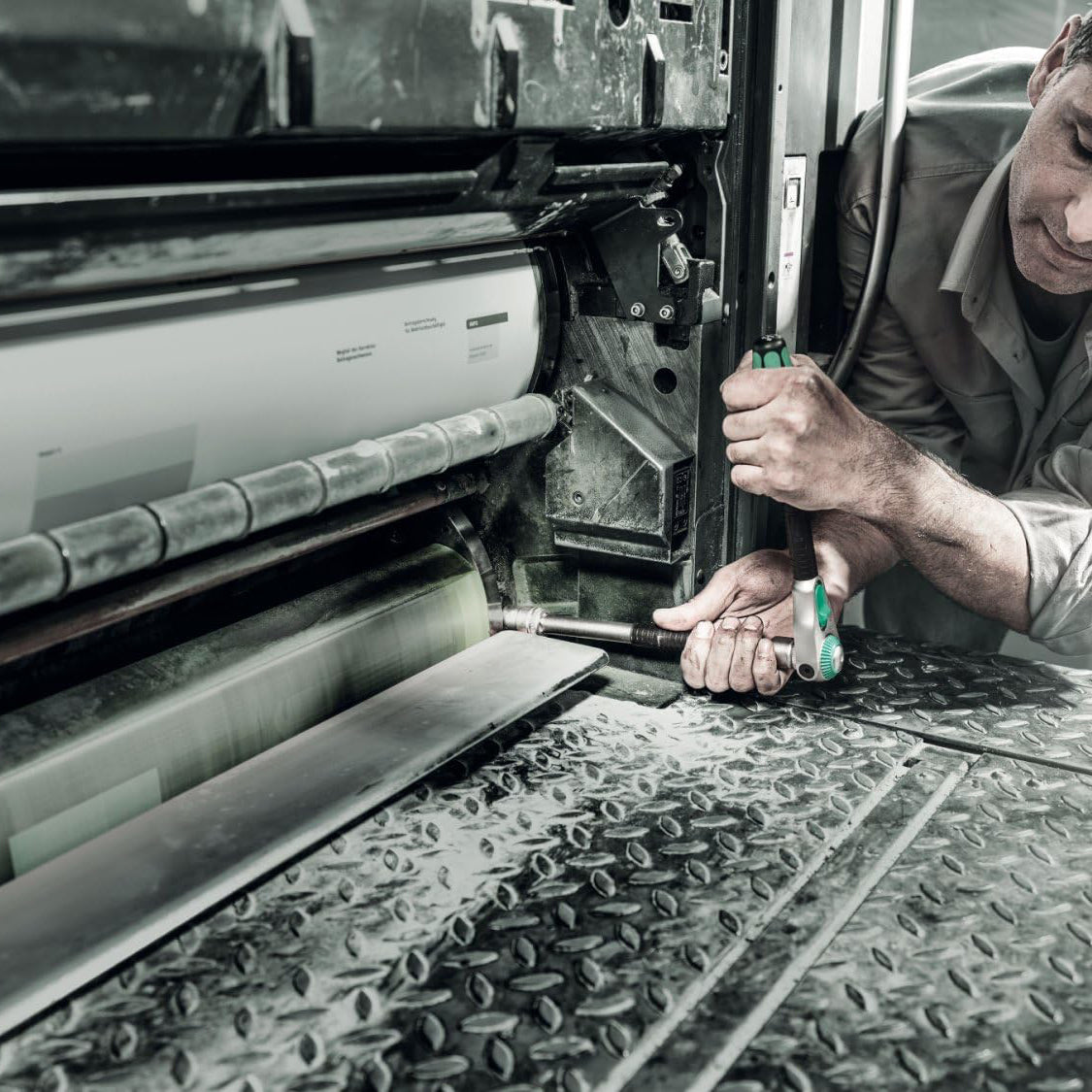 1/4" Drive Metric Ratchet Set – Multi-Function Ratchet