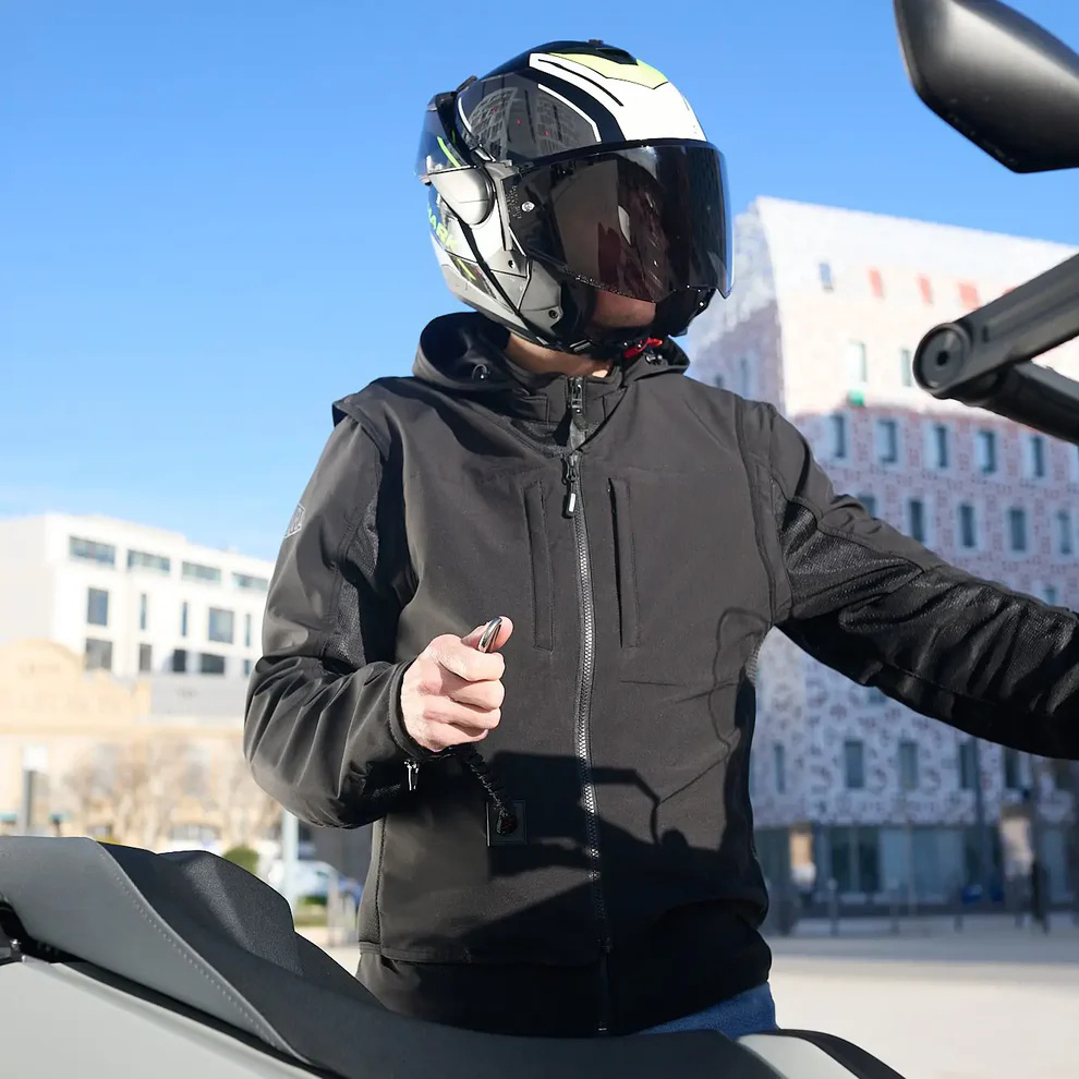  Smart Airbag Motorcycle Vest – Invisible Protection, Visible Confidence