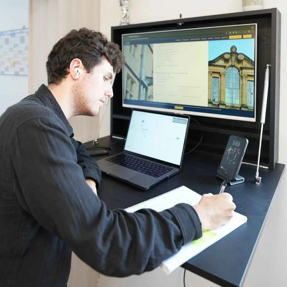 Fold-Out Wall Desk for Small Spaces – Fits 29" Monitor, 50kg, Lockable