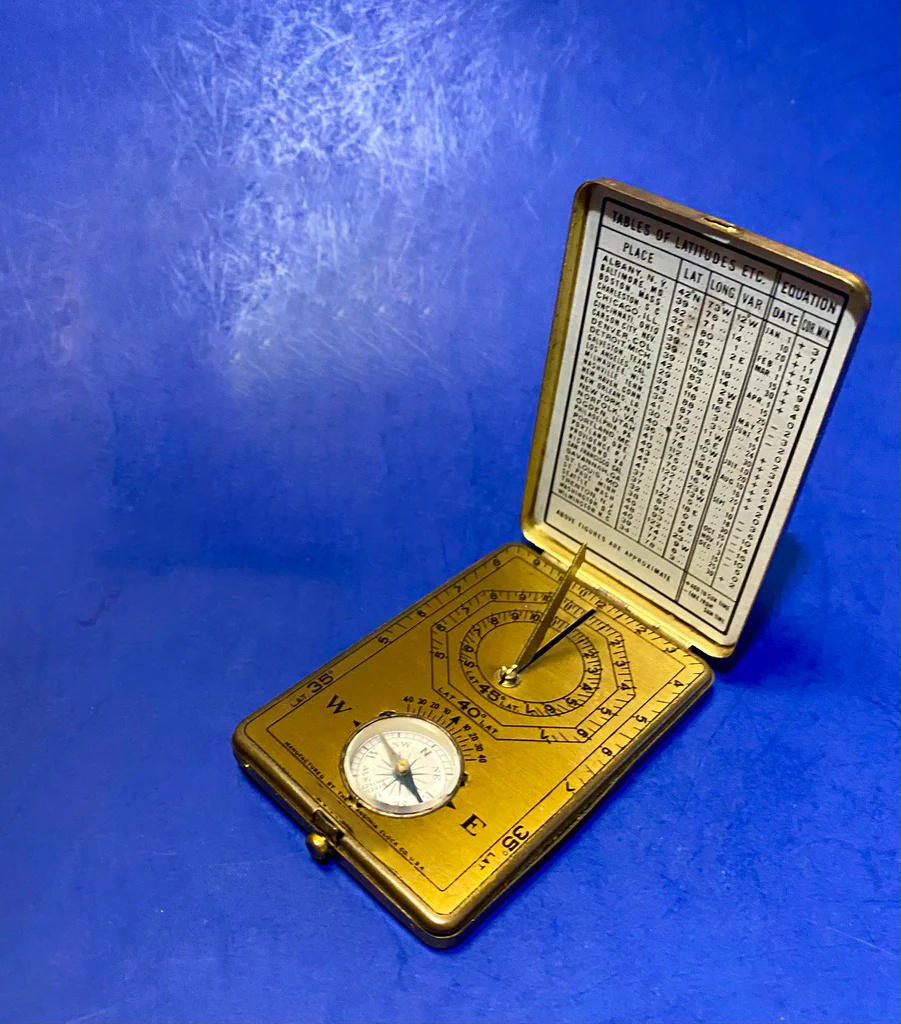 Vintage Pocket Sundial Compass – A Timeless Navigation Keepsake
